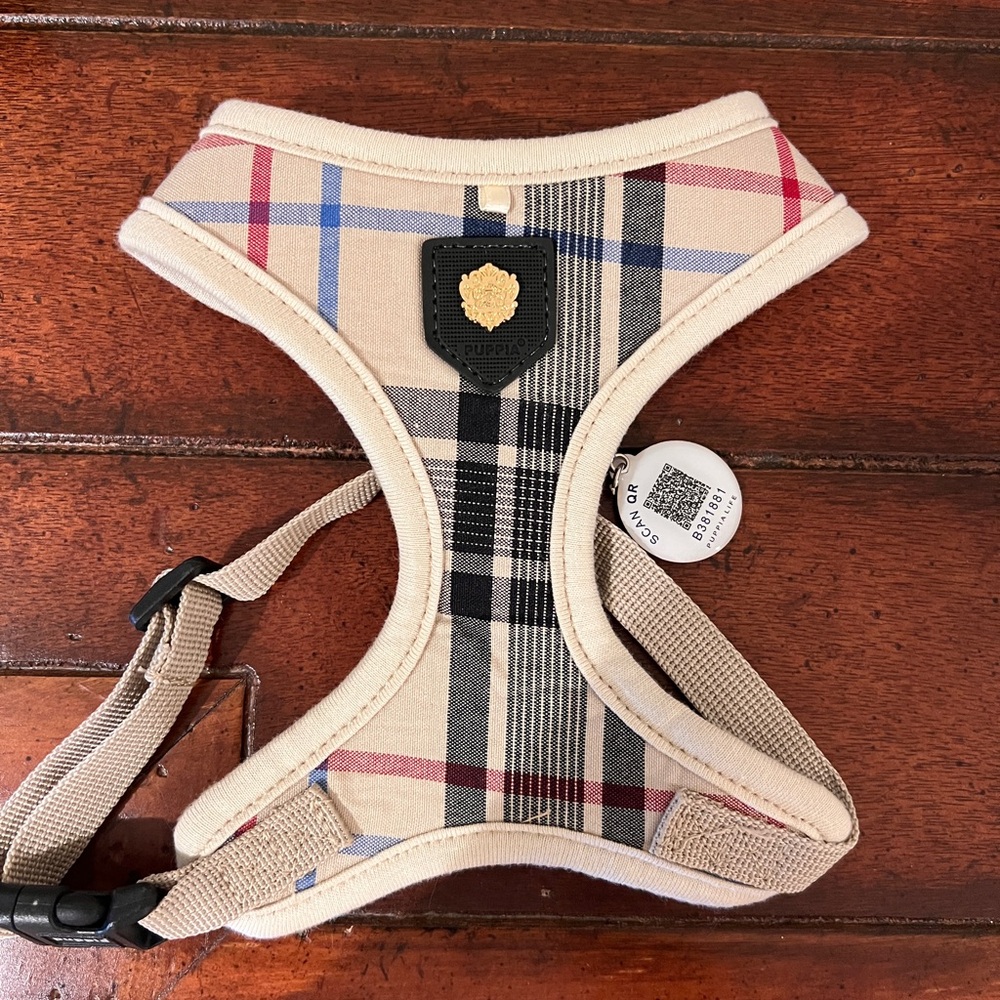 Puppia beige junior harnesss NWT
